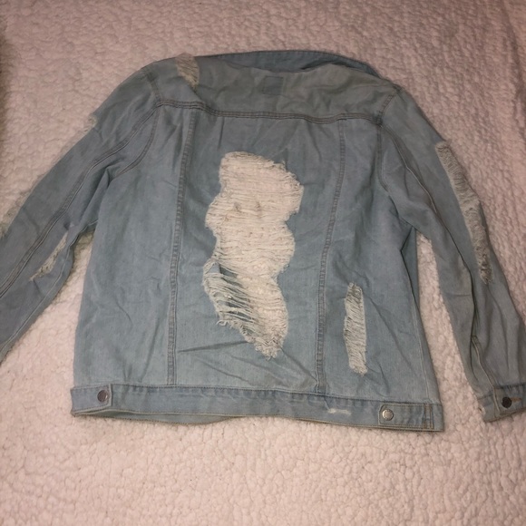 Distressed jean jacket SIZE: XL - Picture 5 of 5